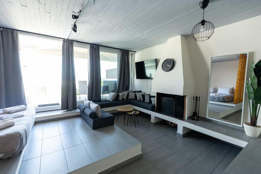Deko Penthouse Suite Солун Екстериор снимка